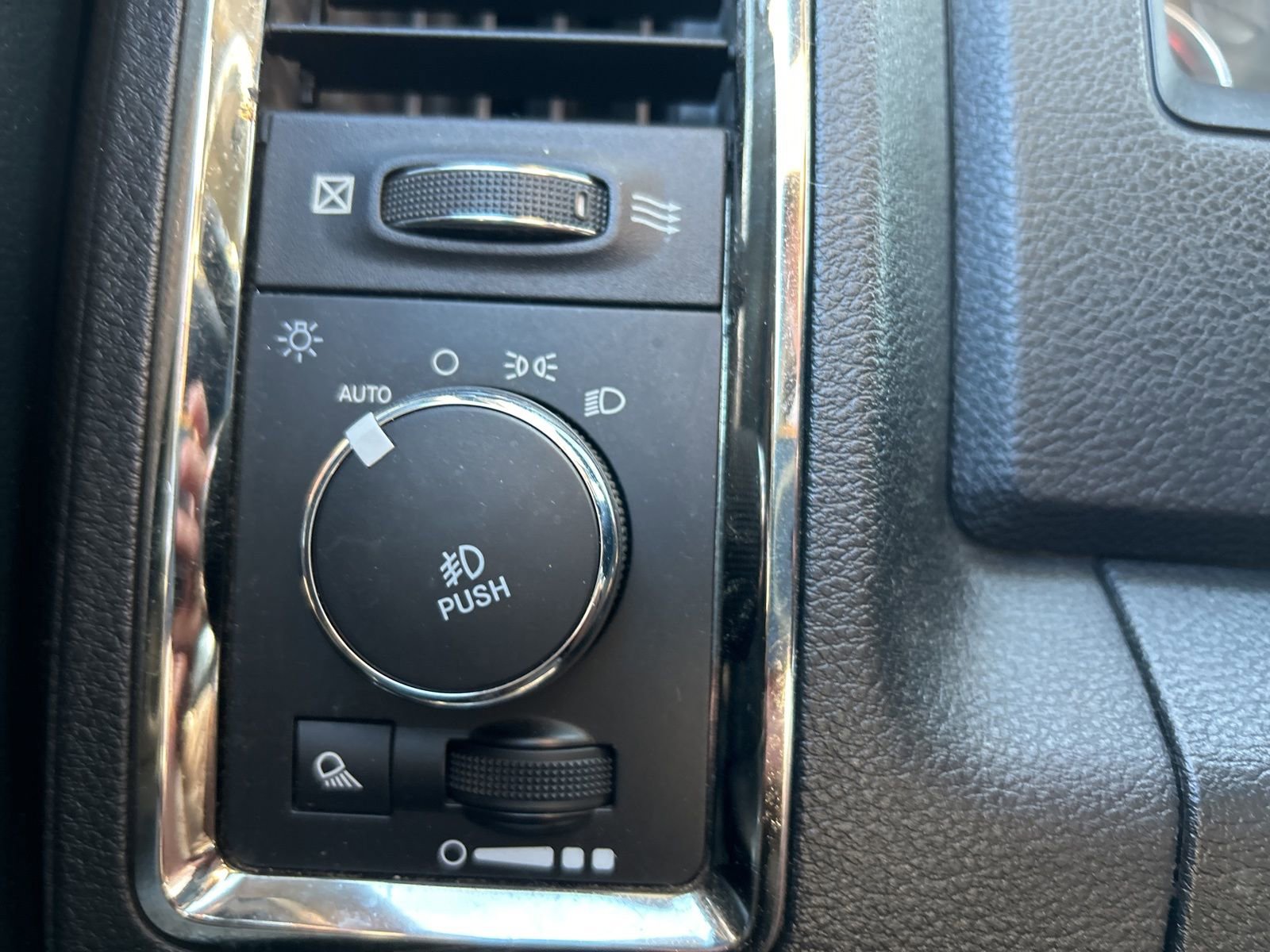 Used 2017 RAM 1500 Sport image 15