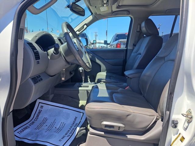Used 2016 Nissan Frontier SL w/ Moonroof Package AWD/4WD image 10