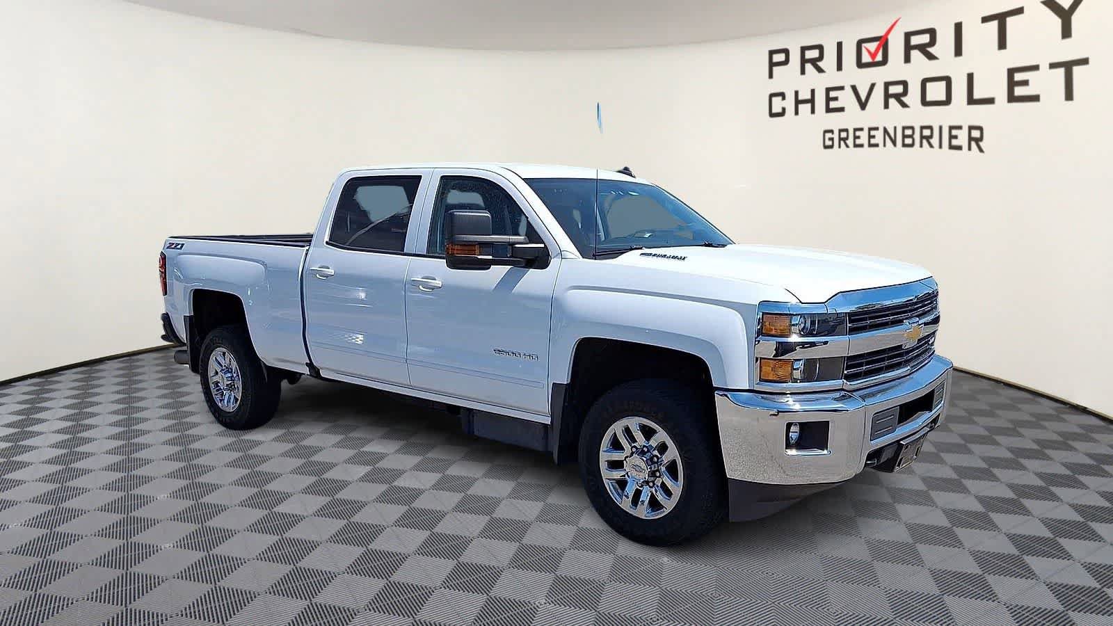 Used 2016 Chevrolet Silverado 2500 LT w/ LT Convenience Package image 2