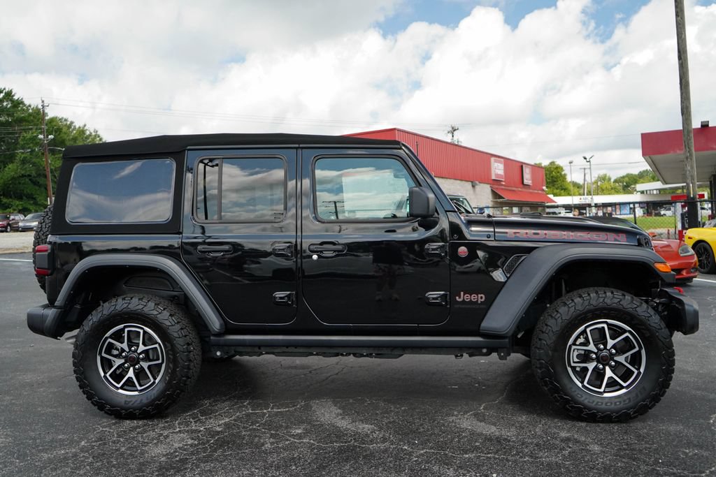 Used 2024 Jeep Wrangler Unlimited Rubicon w/ Technology Group AWD/4WD image 2
