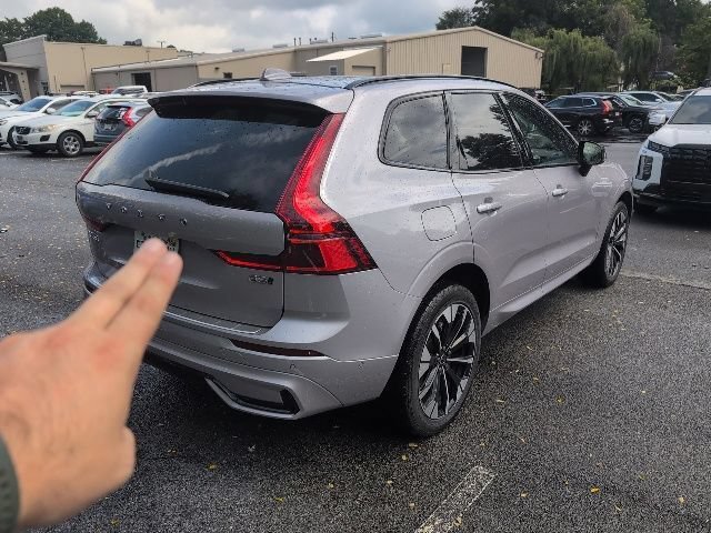 Used 2026 Volvo XC60 B5 Plus AWD/4WD image 9