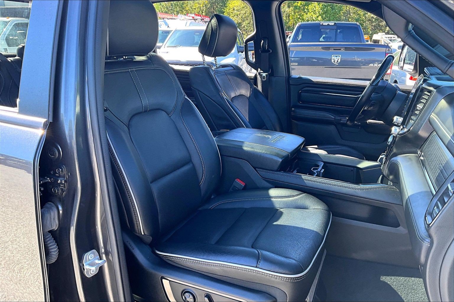 Used 2022 RAM 1500 Limited AWD/4WD image 7