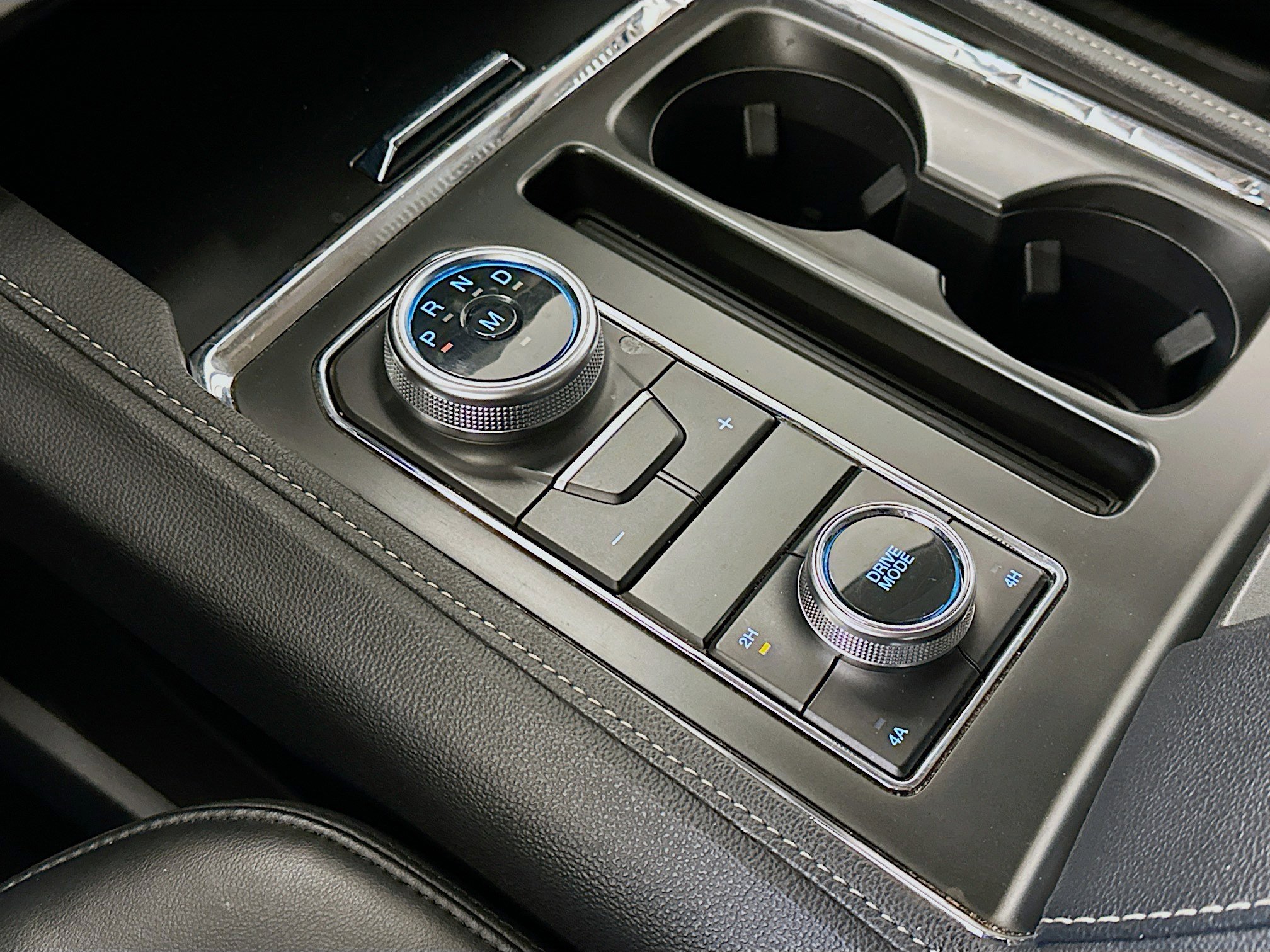 Used 2024 Ford Expedition XLT image 25