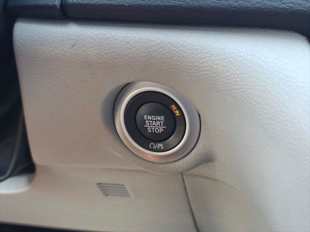 Certified 2024 Chrysler Pacifica Touring-L FWD image 31