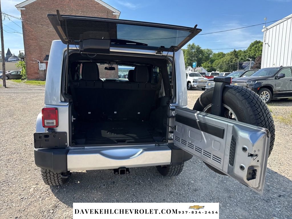 Used 2015 Jeep Wrangler Unlimited Sahara AWD/4WD image 29