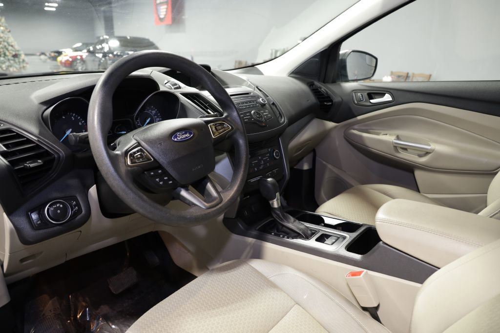 Used 2017 Ford Escape SE w/ SE Cold Weather Package image 17