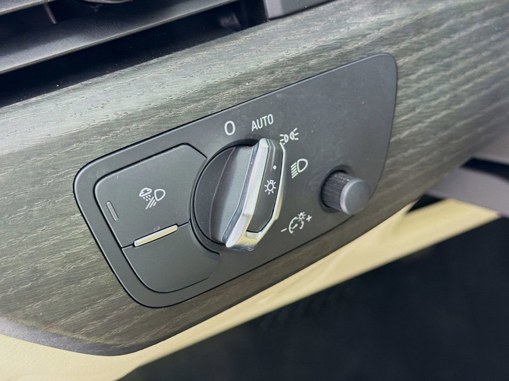 Used 2023 Audi A4 2.0T Premium w/ Convenience Package image 10