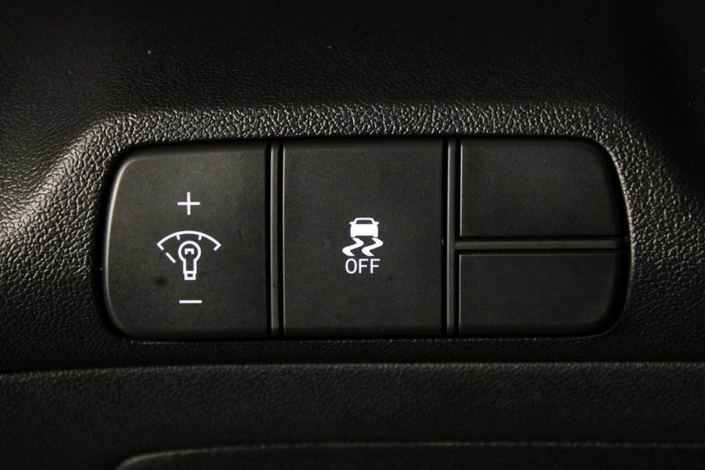 Certified 2026 Hyundai Elantra Sport w/ Cargo Package FWD image 24