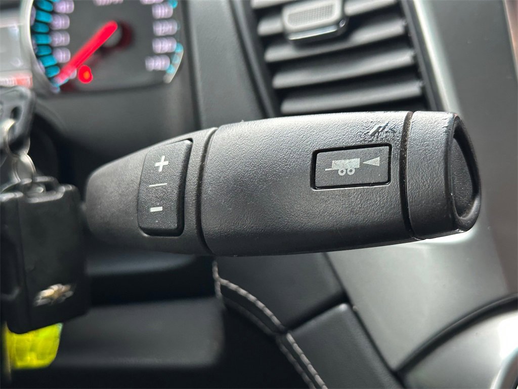 Used 2016 Chevrolet Suburban LT image 29