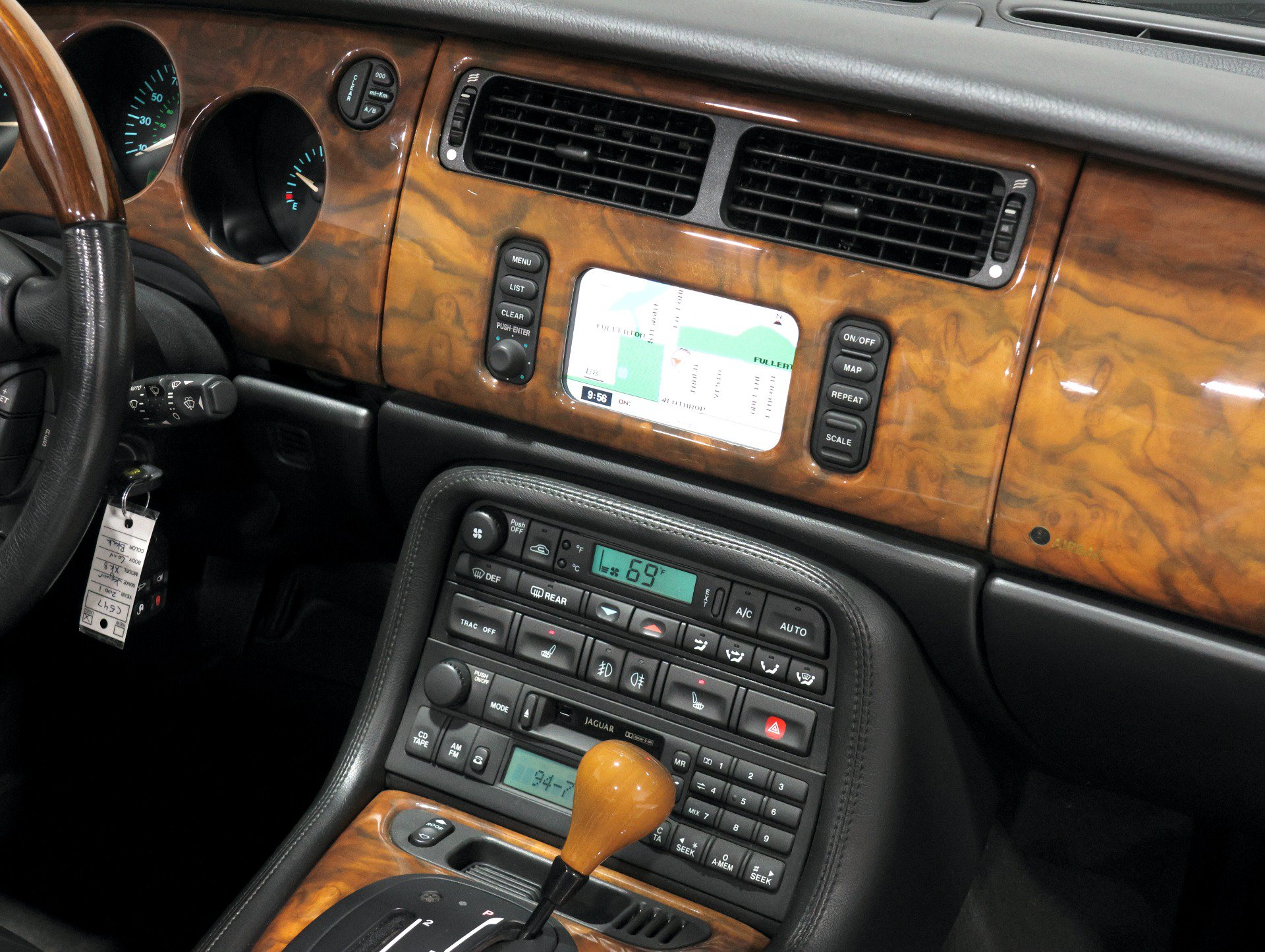 Used 2001 Jaguar XK8 Convertible RWD image 41