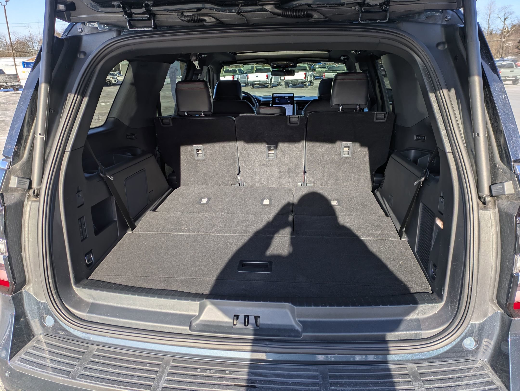 Used 2024 Ford Expedition Limited image 25