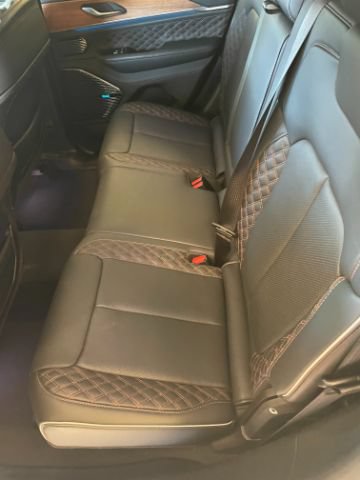 Used 2023 Jeep Grand Cherokee Summit AWD/4WD image 21