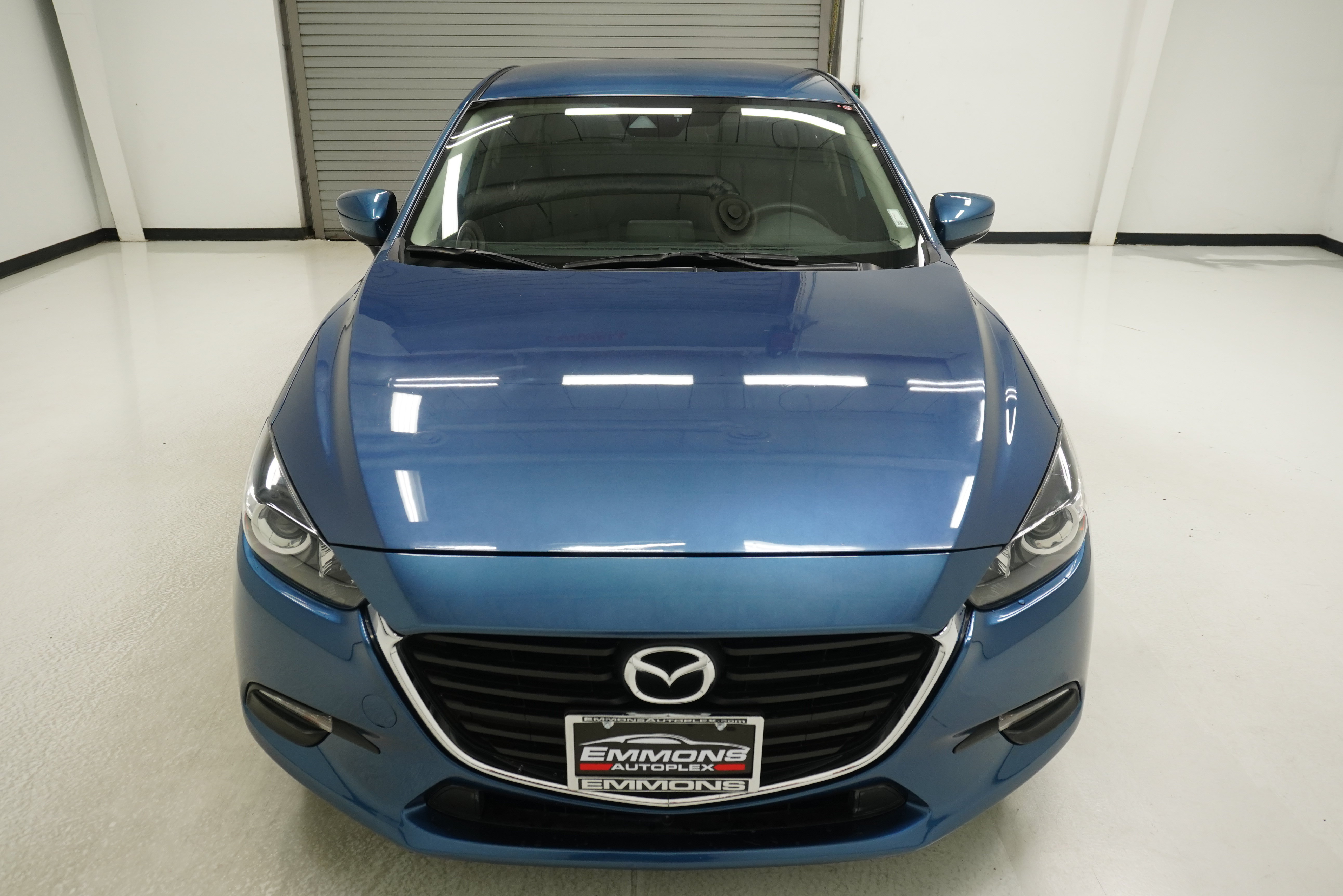 Used 2018 MAZDA MAZDA3 Touring FWD image 2