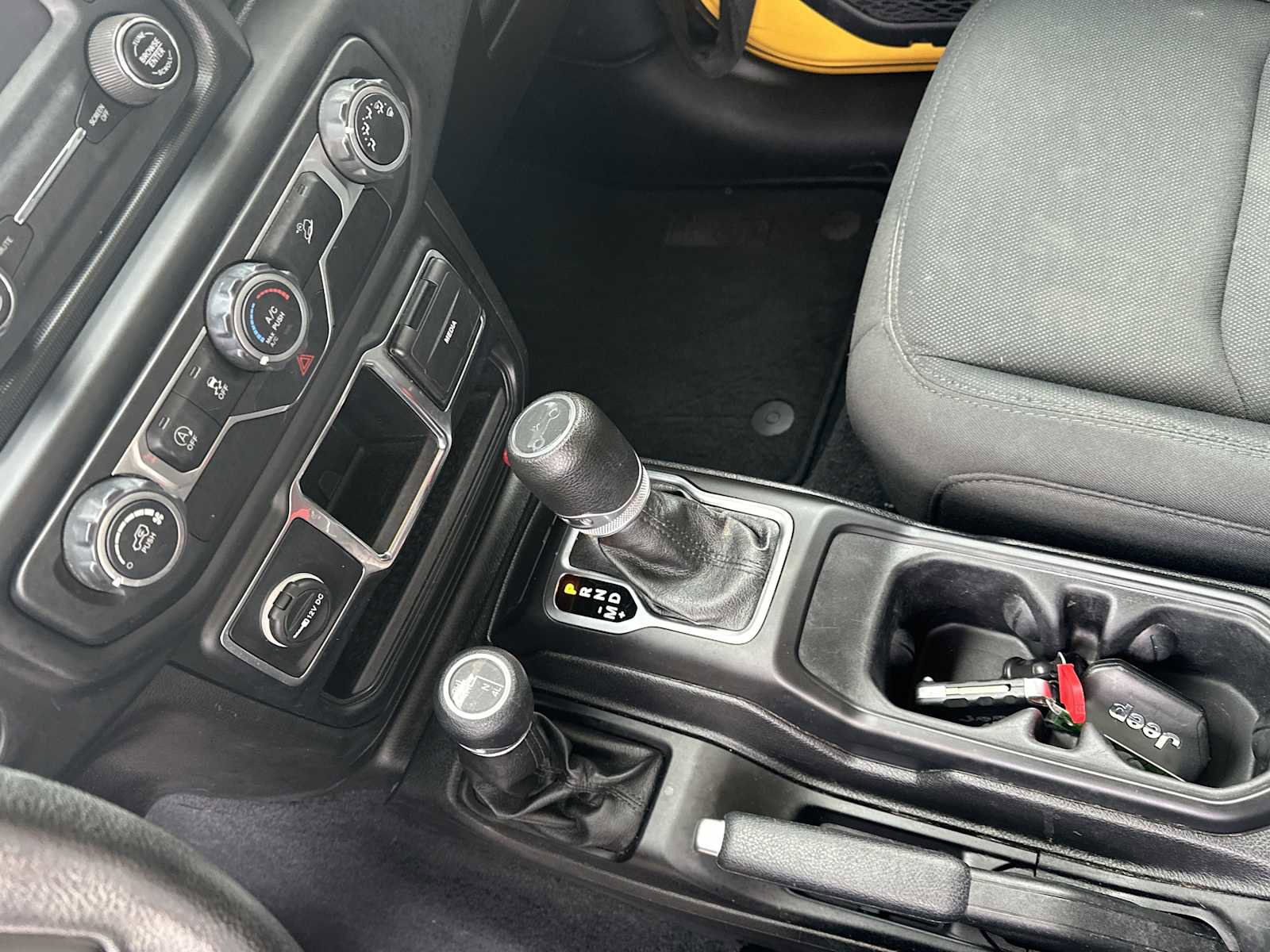 Used 2019 Jeep Wrangler Sport image 12