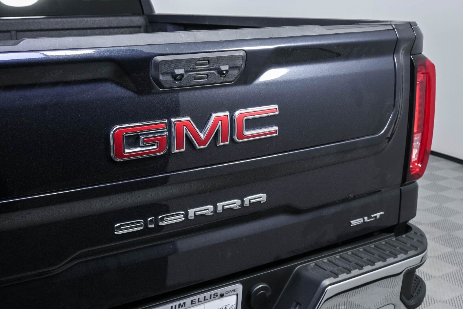 Used 2025 GMC Sierra 1500 SLT RWD image 34