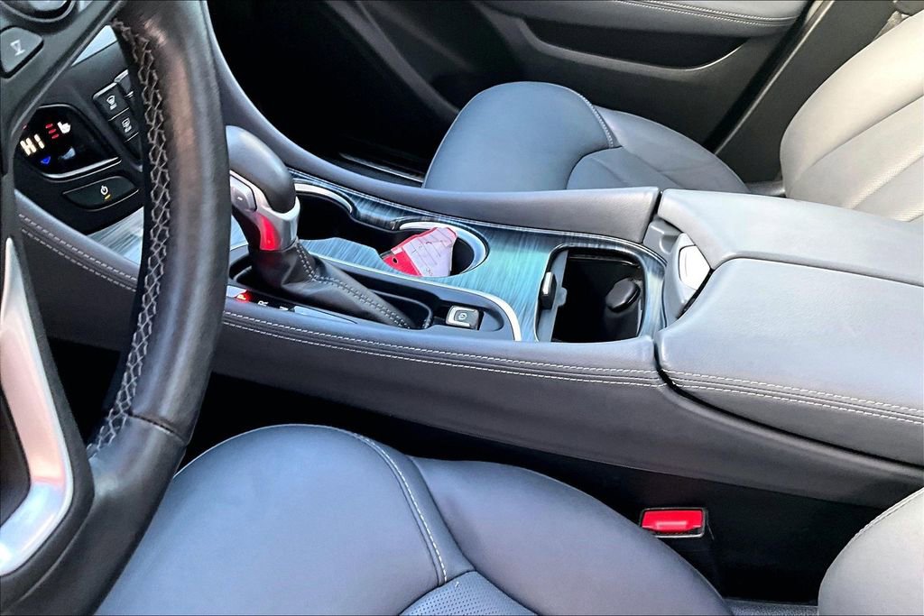 Used 2020 Buick Envision Essence FWD image 17