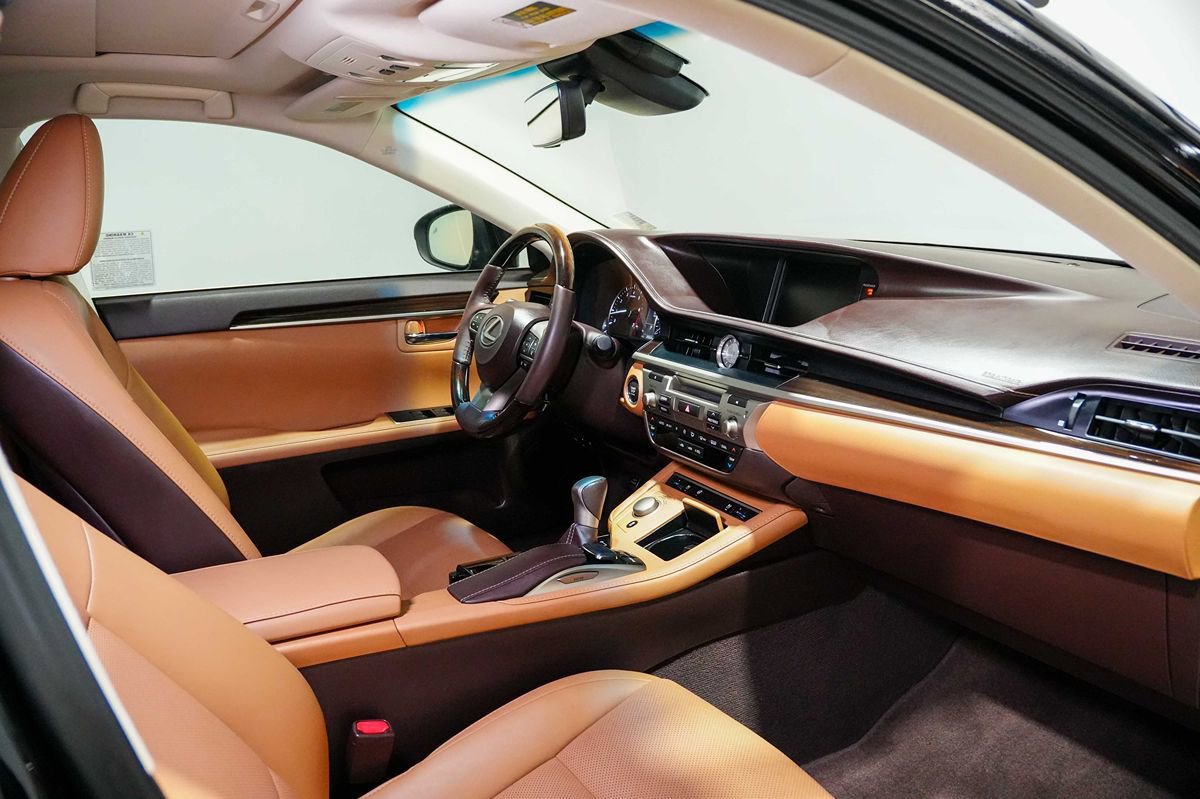 Used 2016 Lexus ES 350 w/ Navigation System Package FWD image 25