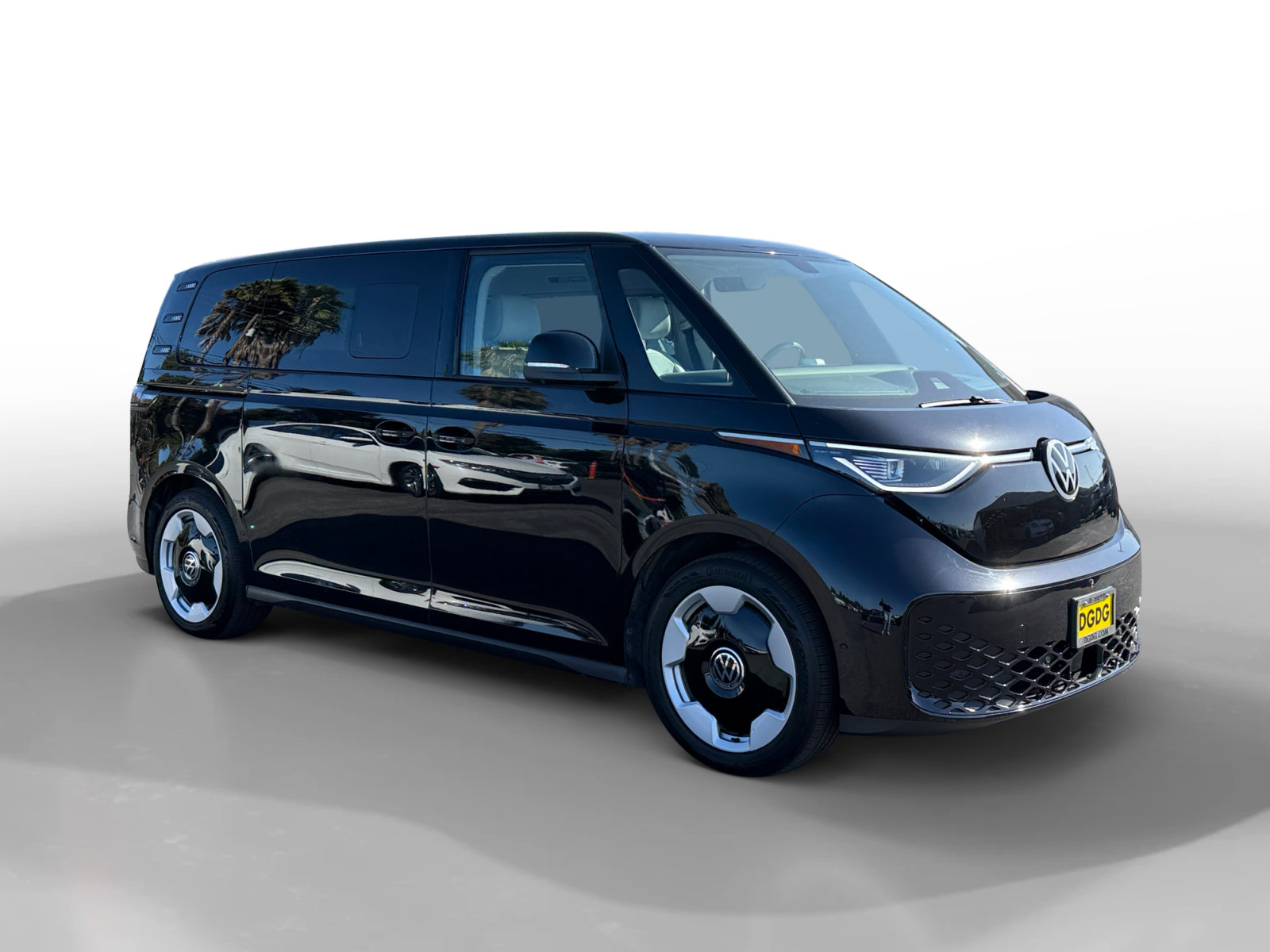 Certified 2025 Volkswagen ID. Buzz Pro S Plus RWD image 7