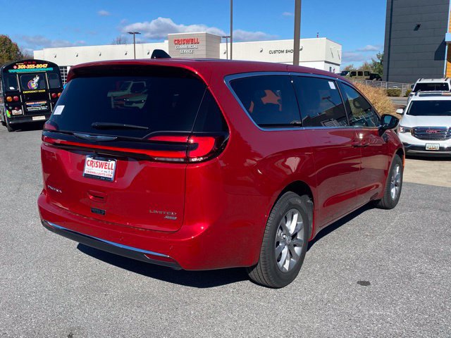 New 2026 Chrysler Pacifica Limited w/ Uconnect Theater Family Group AWD/4WD image 8