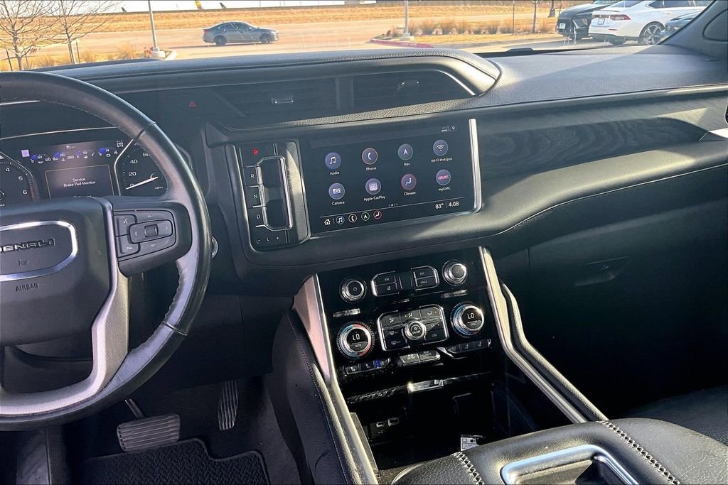 Used 2021 GMC Yukon Denali w/ Denali Premium Package image 8