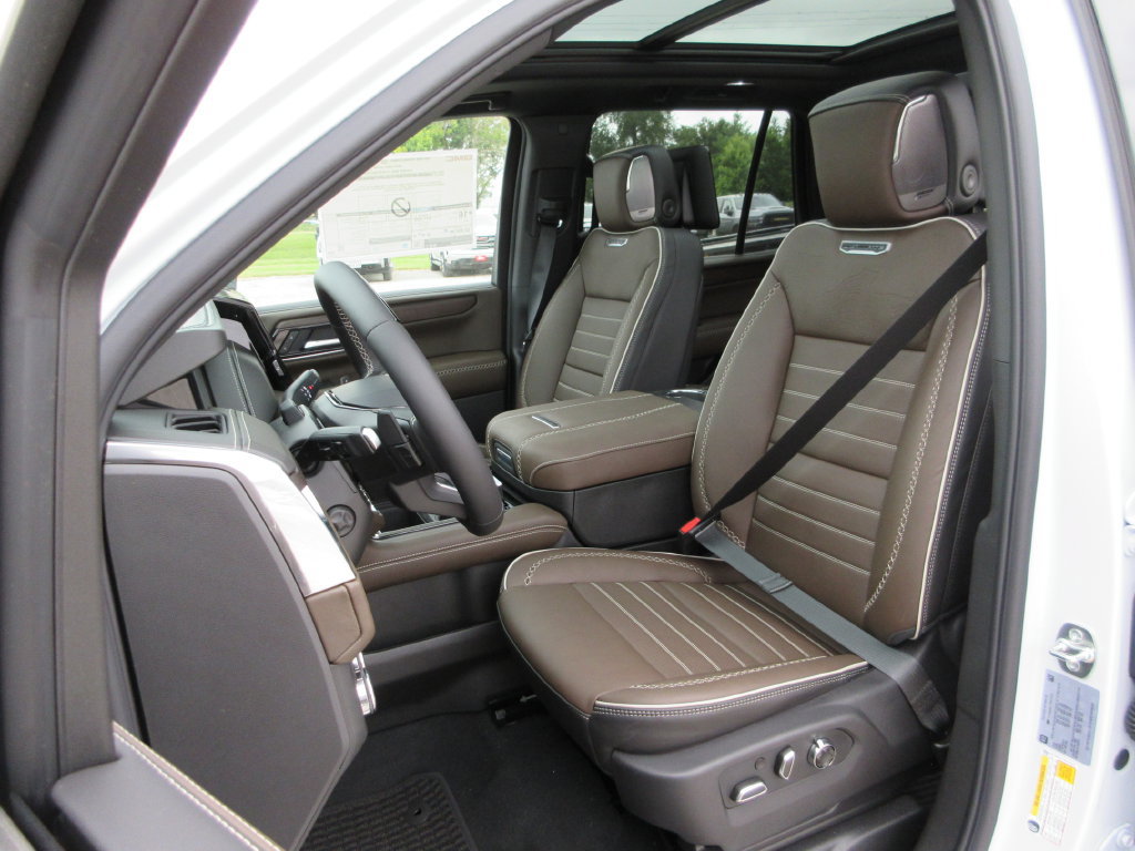 New 2026 GMC Yukon Denali Ultimate AWD/4WD image 11