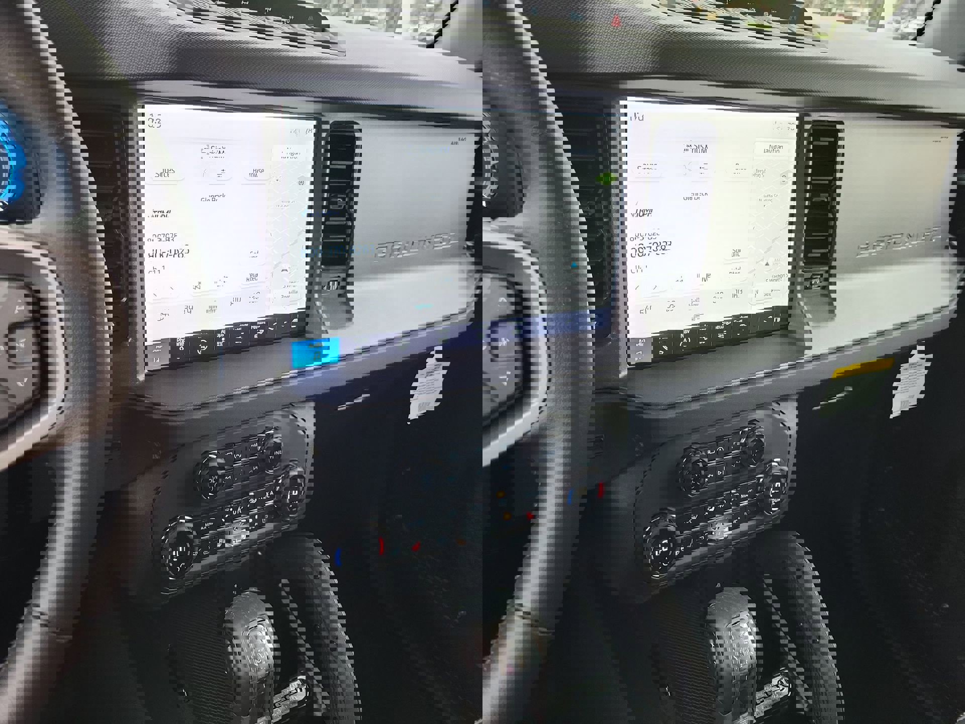 New 2025 Ford Bronco Badlands image 12