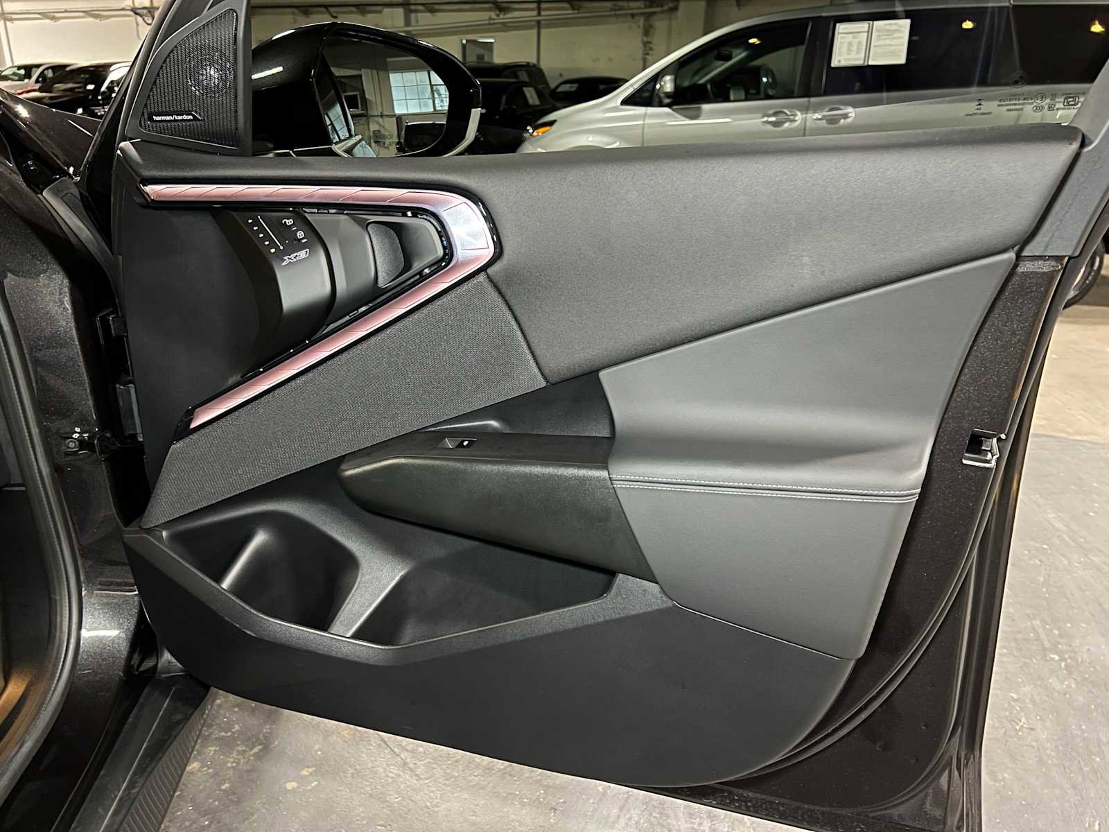 Used 2025 BMW X3 xDrive30i w/ Premium Package image 10