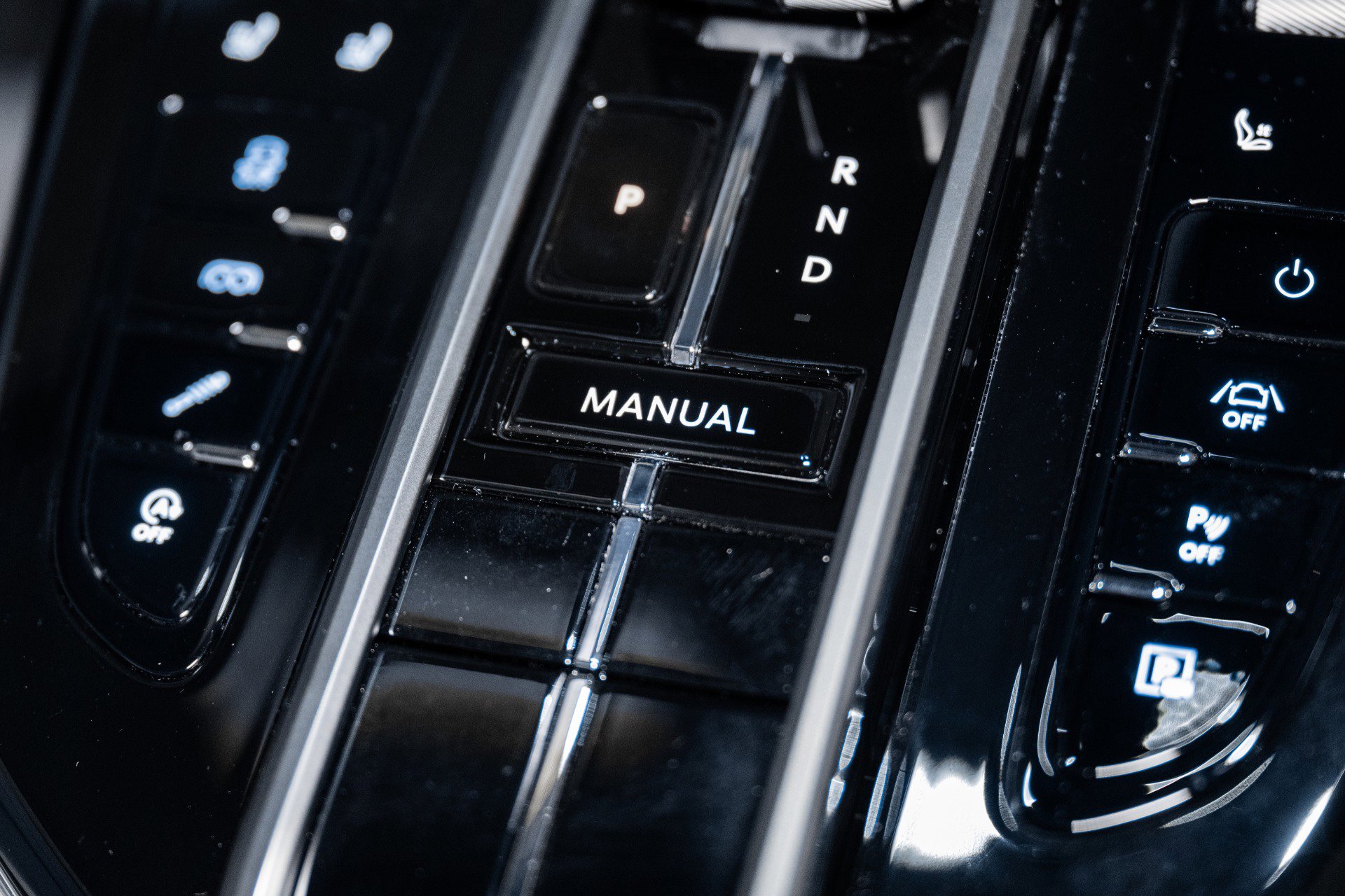 New 2026 Aston Martin V8 Vantage Coupe image 28