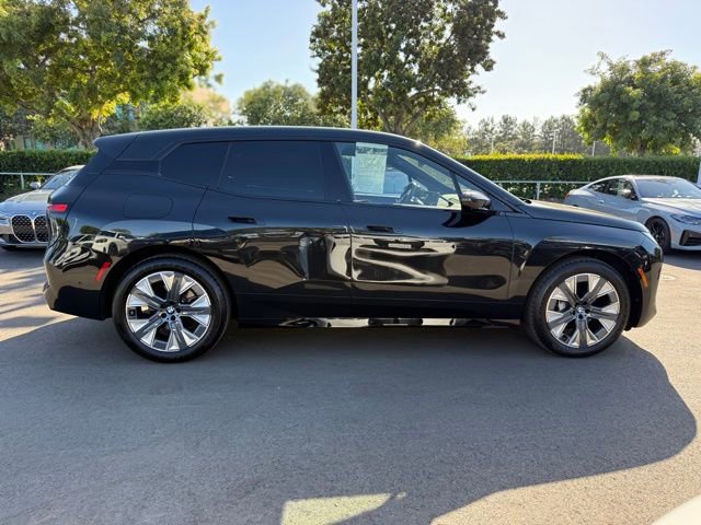 Used 2026 BMW iX xDrive45 w/ Premium Package image 7