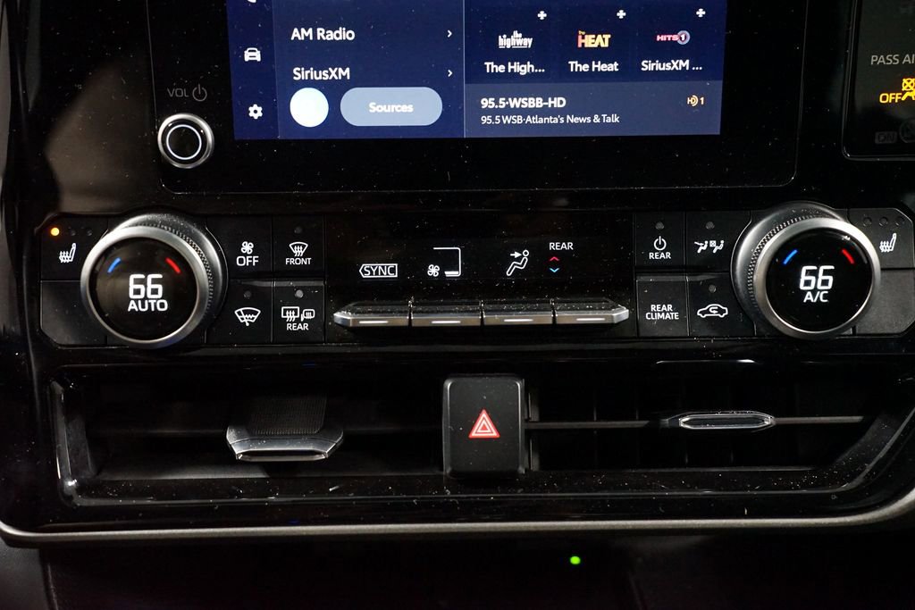 Certified 2024 Toyota Highlander XLE image 20