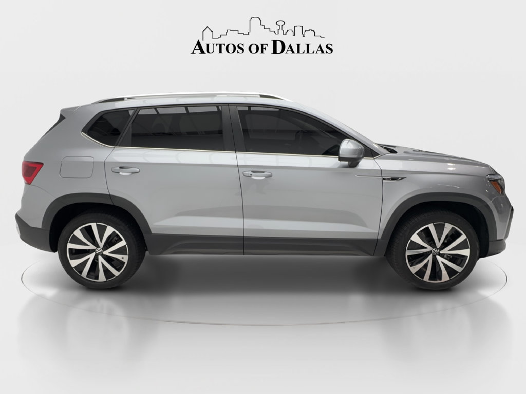 Used 2023 Volkswagen Taos SE w/ Panoramic Sunroof Package FWD image 7