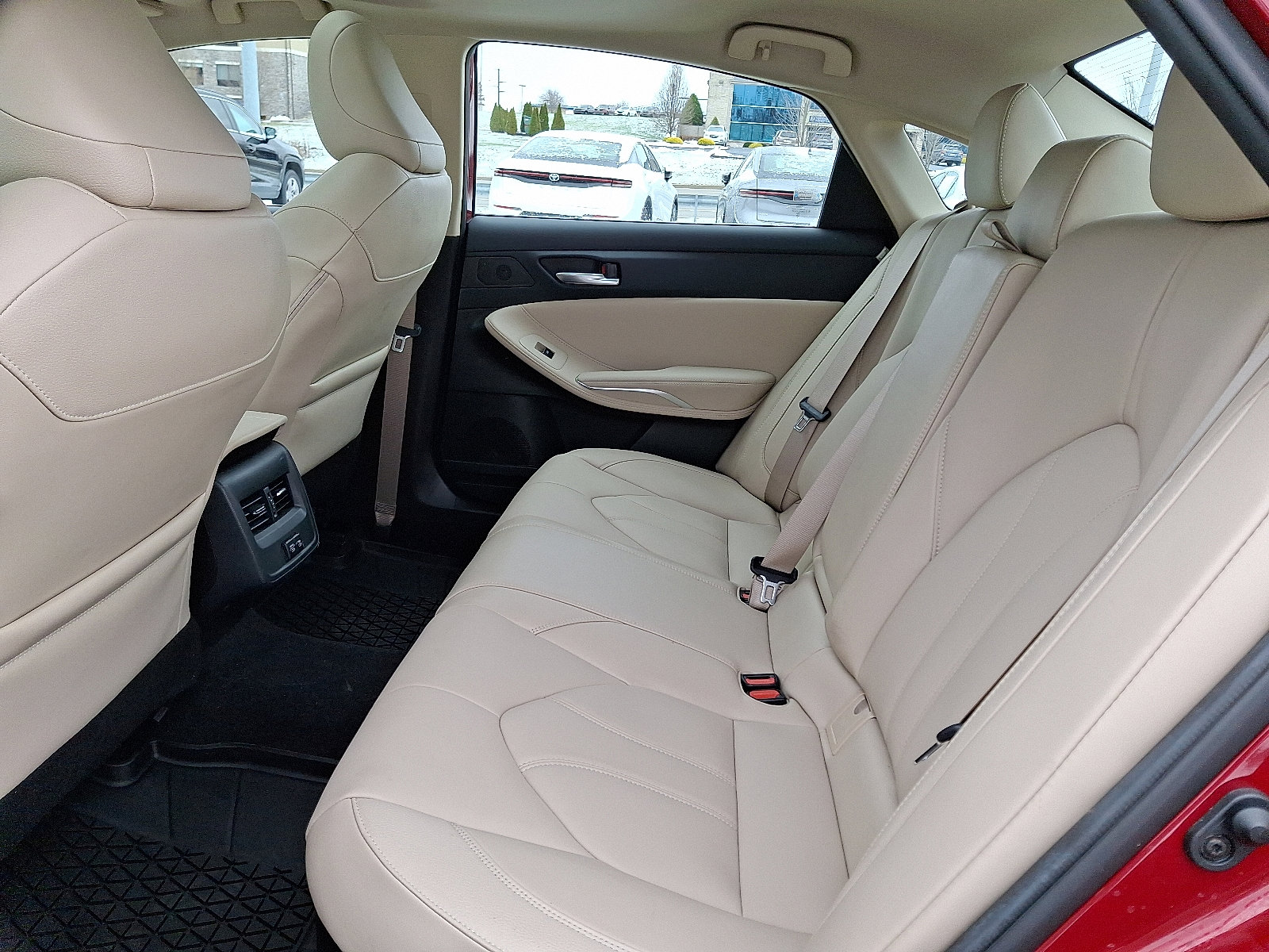 Used 2021 Toyota Avalon XLE image 10