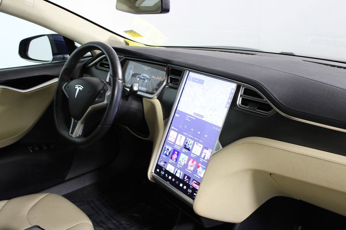 Used 2013 Tesla Model S Performance RWD image 22