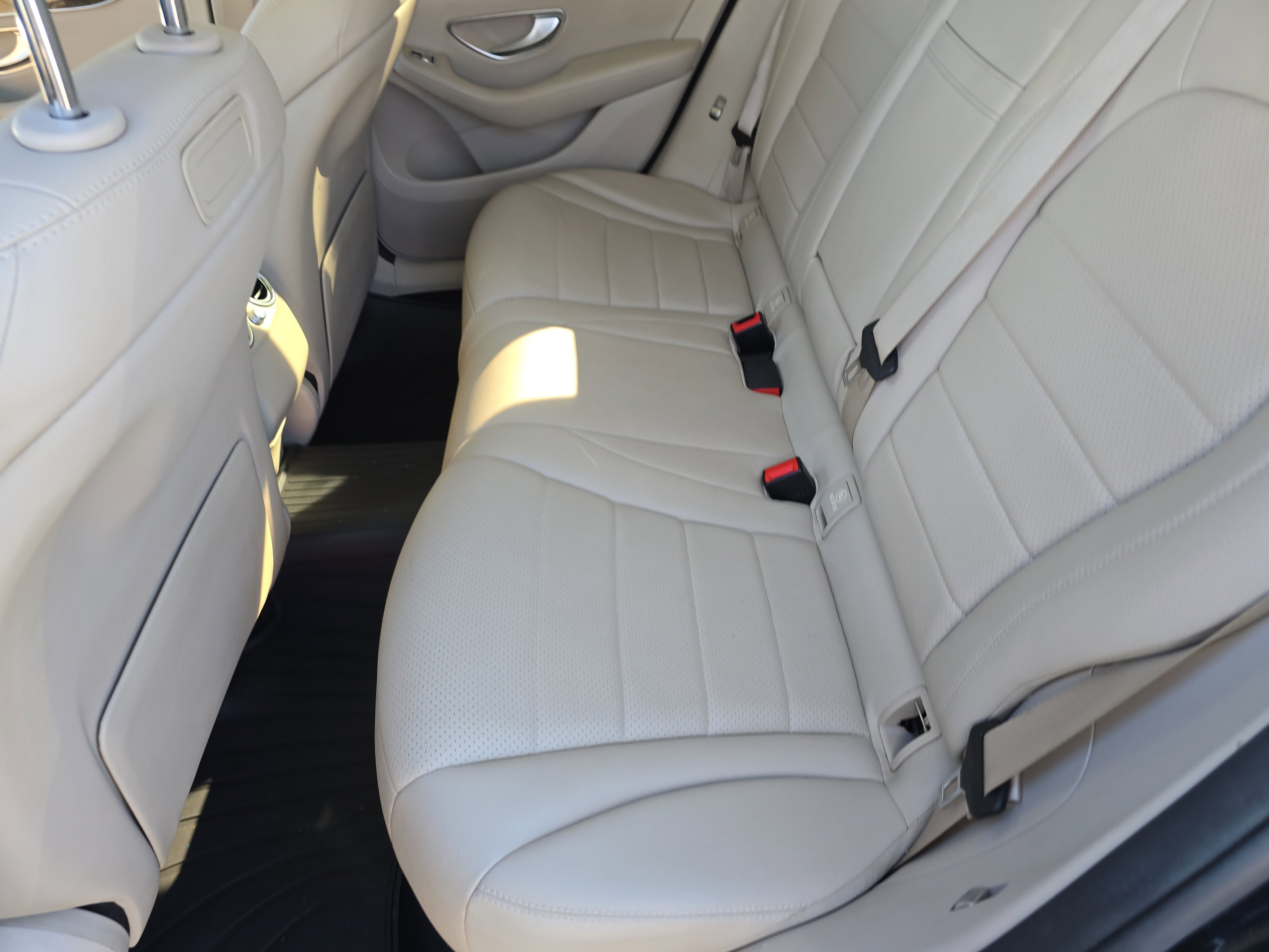 Used 2018 Mercedes-Benz GLC 300 image 17