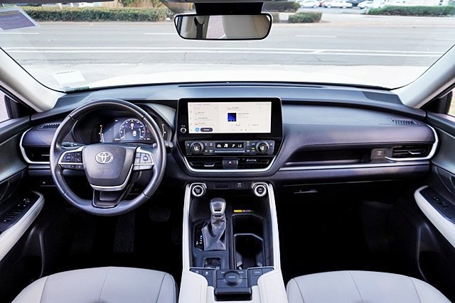 Used 2025 Toyota Grand Highlander FWD image 29