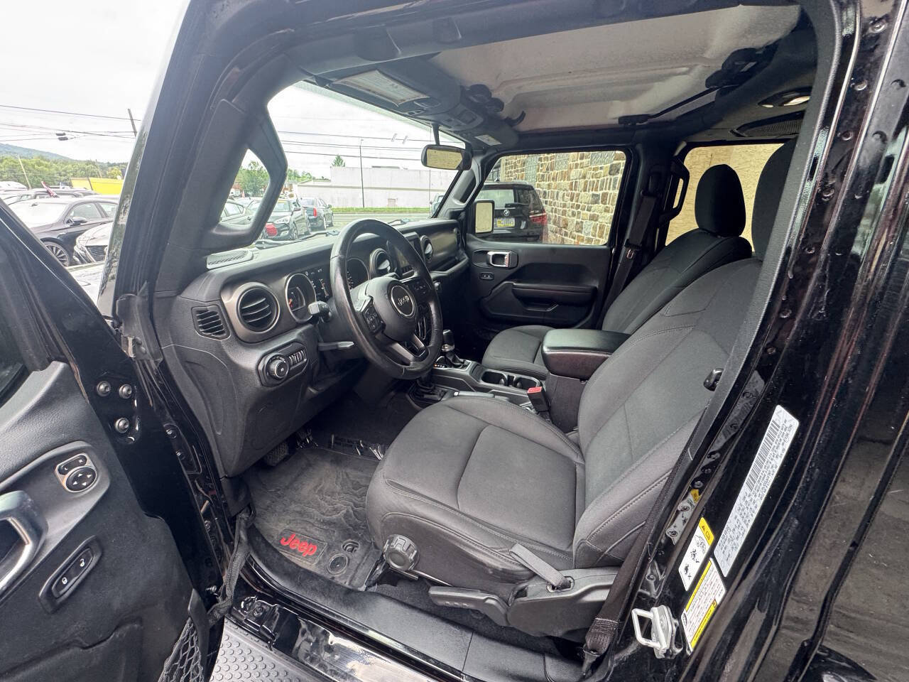 Used 2018 Jeep Wrangler Unlimited Sport S AWD/4WD image 31