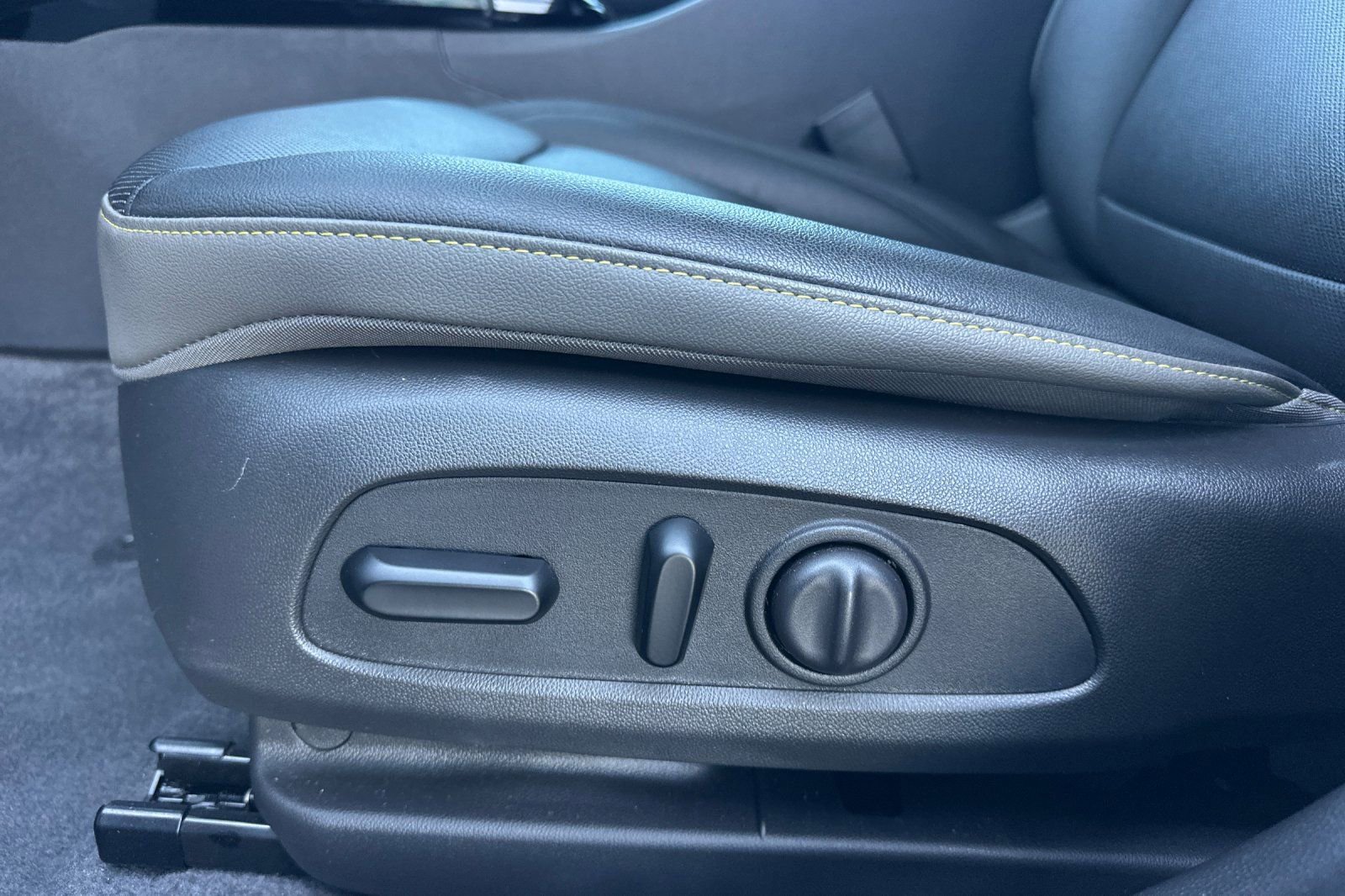 Certified 2025 Chevrolet Trax ACTIV image 13