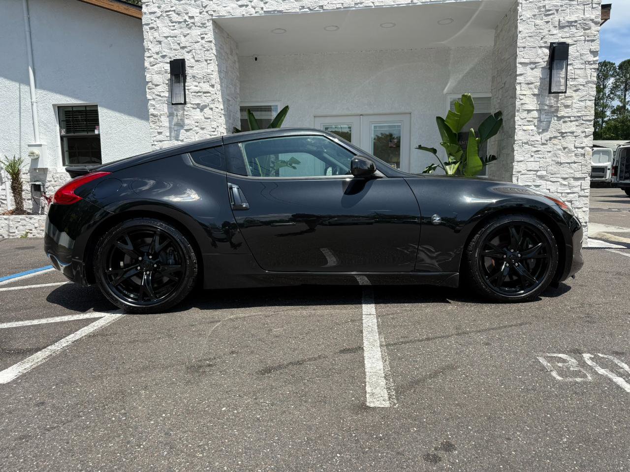 Used 2012 Nissan 370Z Touring w/ Sport Pkg RWD image 17