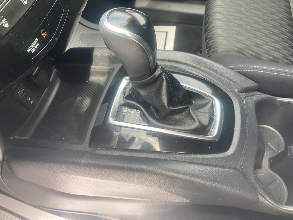 Used 2017 Nissan Rogue S w/ S Appearance Package AWD/4WD image 28