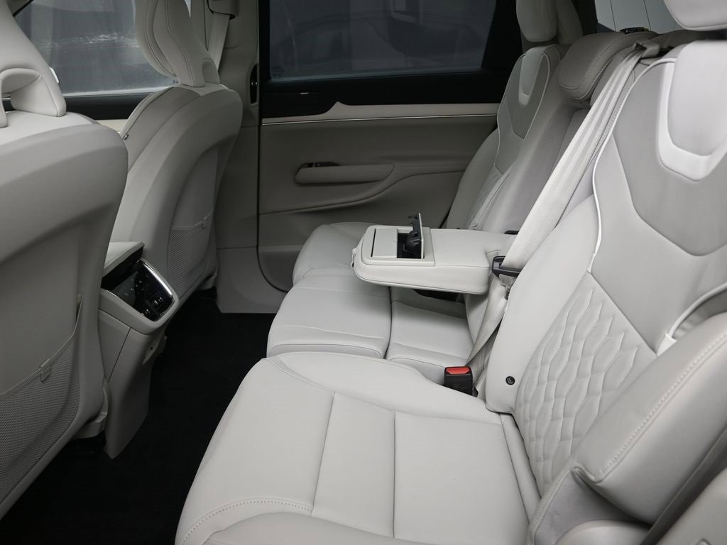 New 2025 Volvo EX90 Ultra image 19