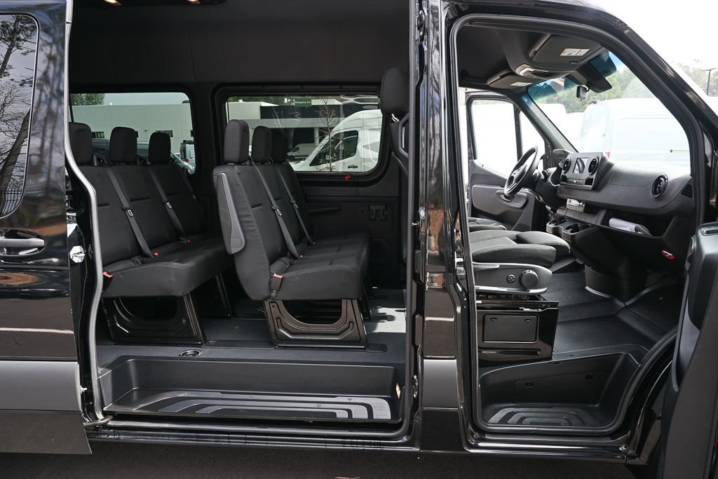 Used 2023 Mercedes-Benz Sprinter 2500 image 21