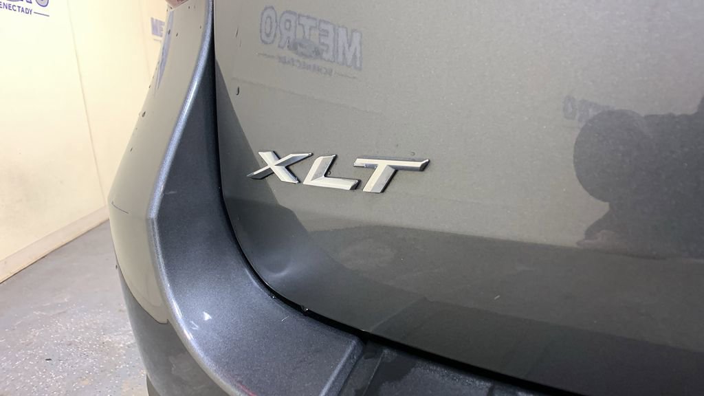 Certified 2022 Ford Explorer XLT w/ Equipment Group 202A image 19