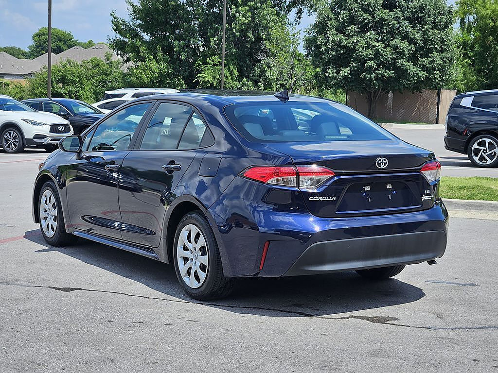 Used 2024 Toyota Corolla LE FWD image 3