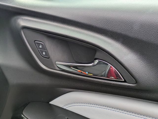 Used 2025 Chevrolet Trax LT image 33