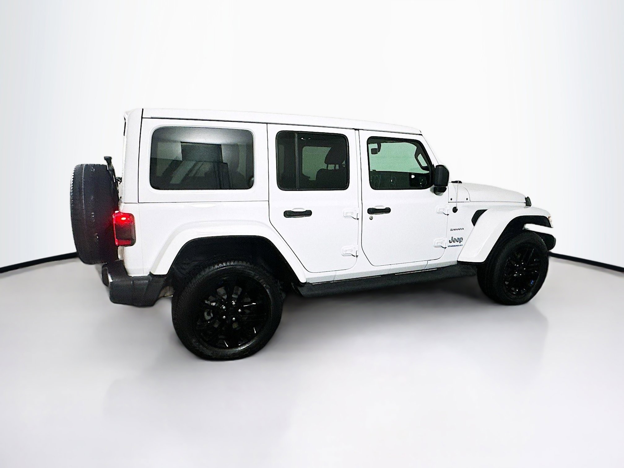 Used 2023 Jeep Wrangler Sahara image 10