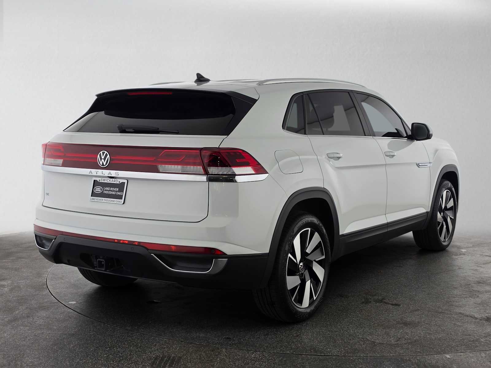 Used 2024 Volkswagen Atlas Cross Sport SE FWD image 5