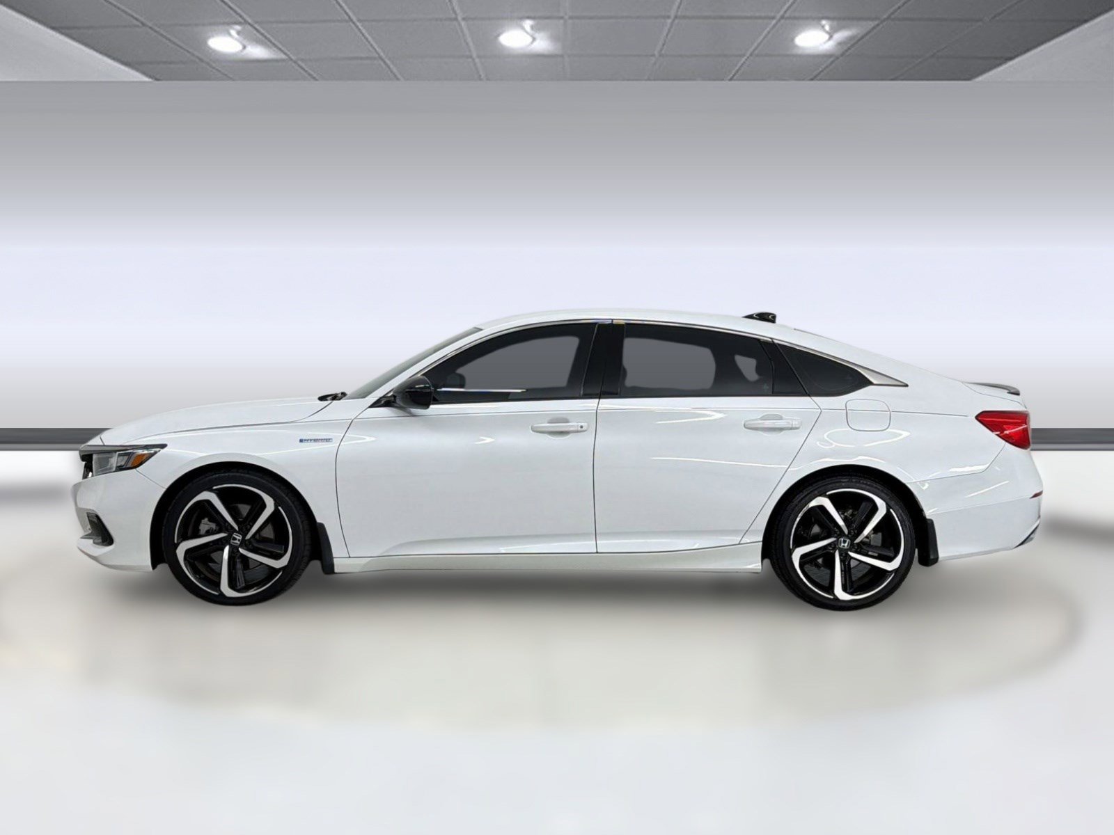 Used 2022 Honda Accord Sport image 2