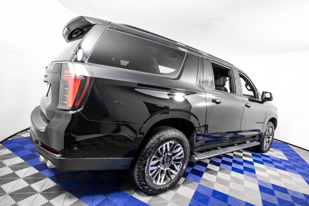 Used 2025 Chevrolet Suburban Z71 AWD/4WD image 4