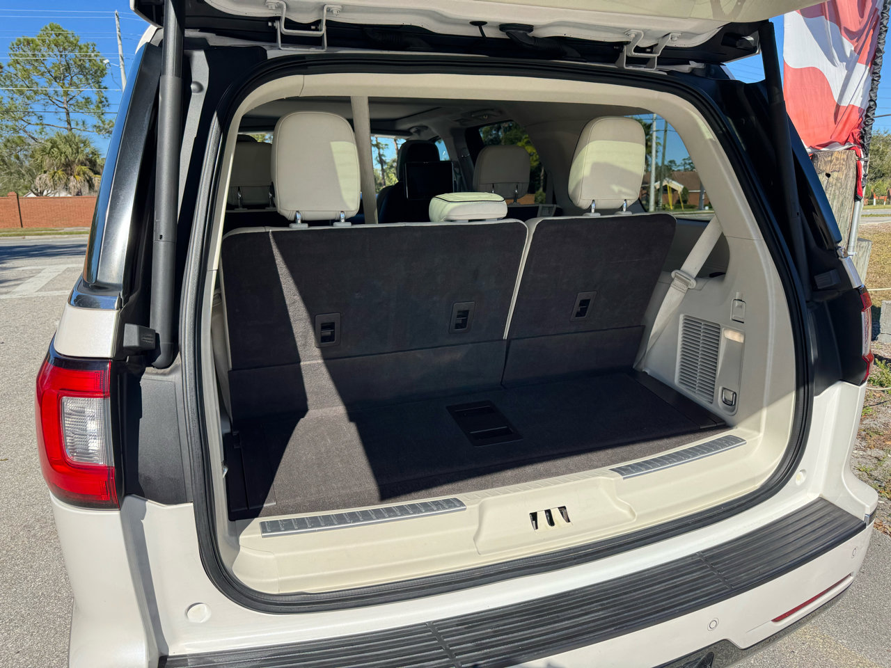 Used 2018 Lincoln Navigator Black Label w/ Cargo Package image 27