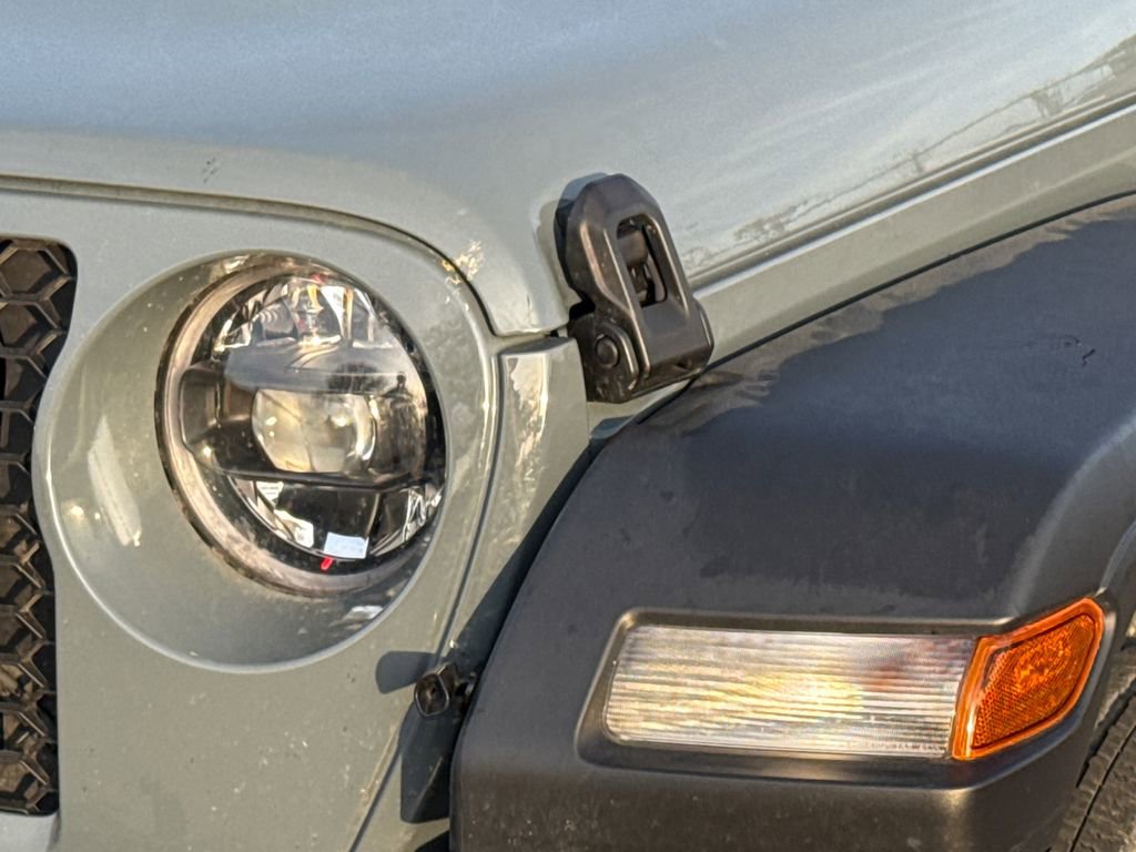 Used 2024 Jeep Wrangler Sport S image 4